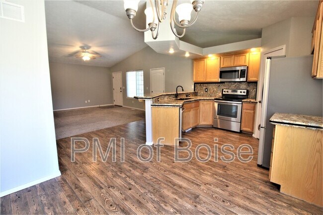 Building Photo - 306 Pietra Way