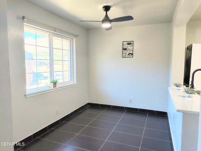 Building Photo - 333 Eubank Ct