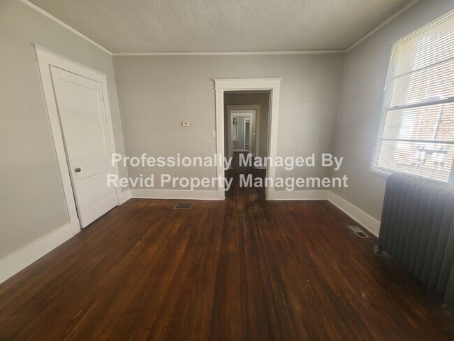 Building Photo - 791 Maury St