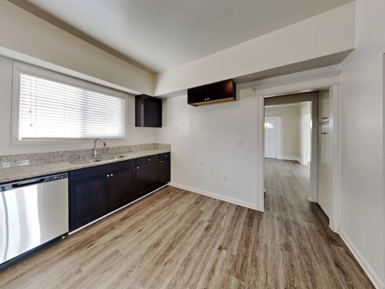Building Photo - 426 Nueces Spring