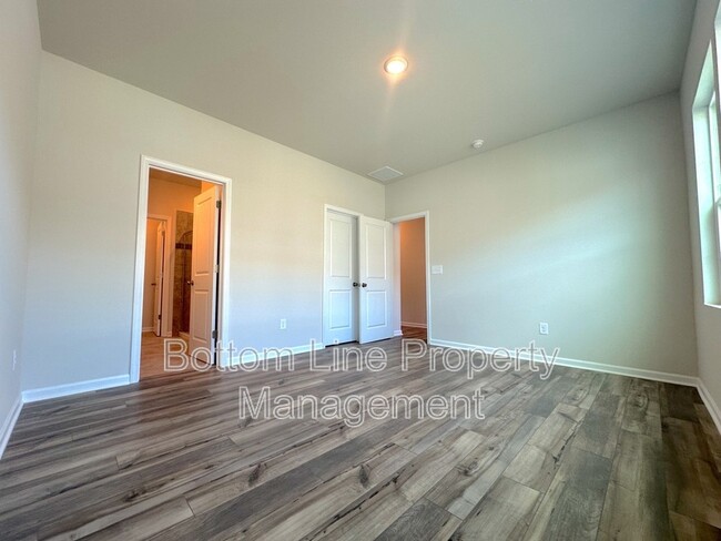 Building Photo - 4475 Potters Wheel Dr