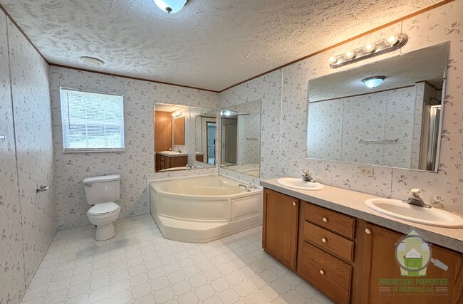 Building Photo - 68 Honeysuckle Dr
