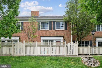 Building Photo - Welcome to this beautifully updated three ...