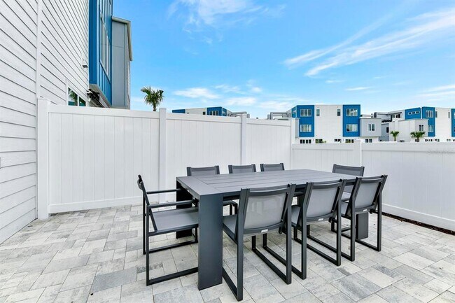 Building Photo - 7770 Sandy Ridge Dr