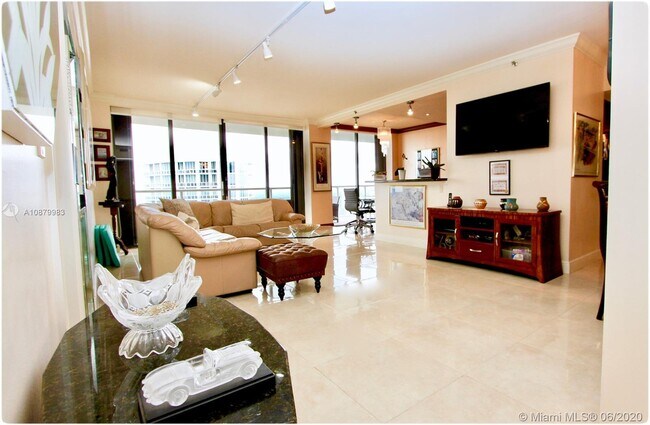 Building Photo - 4000 Island Blvd