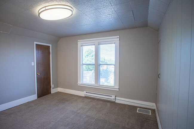 Building Photo - 517 S Hartford Ave