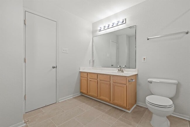 Building Photo - 3031 Lexington Lake Dr