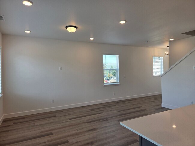 Building Photo - Brand New 3 Bedroom 2 1/2 bath Townhouse