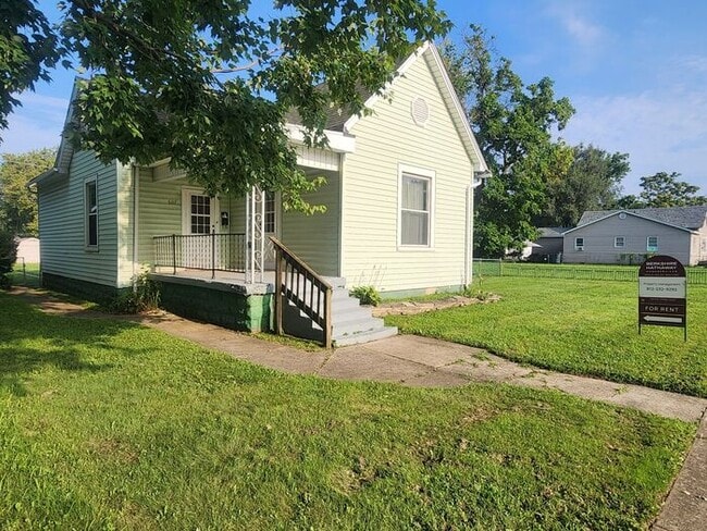 Building Photo - 3 Bedroom on the Southside Of Town Section...