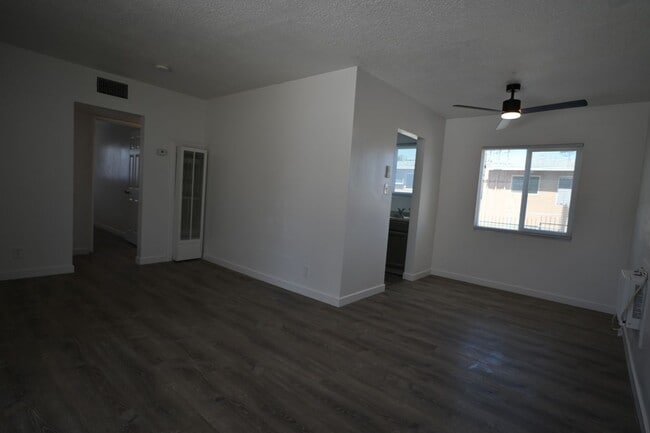 Building Photo - 378 N 13th St