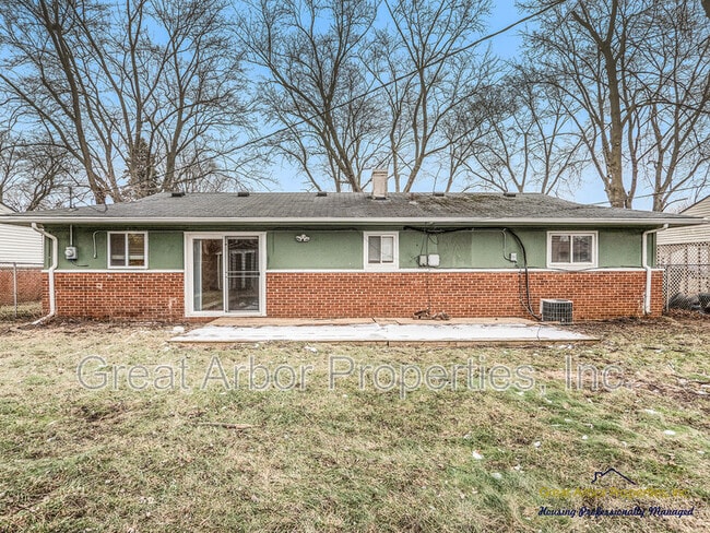 Building Photo - 1088 Studebaker Ave