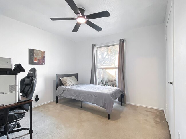 Building Photo - Beautifully Maintained 3 bedoom 2 bath Rental Home that Blends Comfort, Modern Convenience, and T...