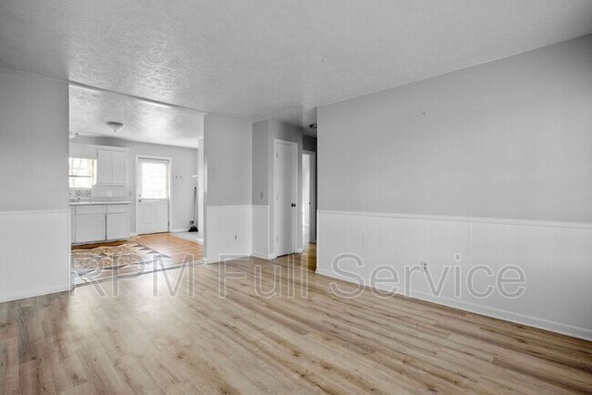 Building Photo - 103 Hubert Dr