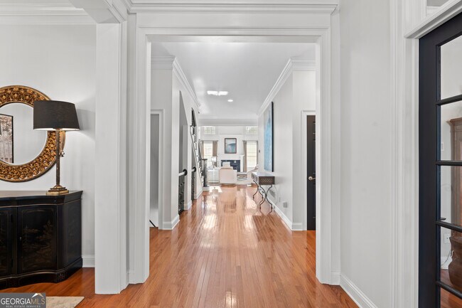 Building Photo - 102 N Cove Dr