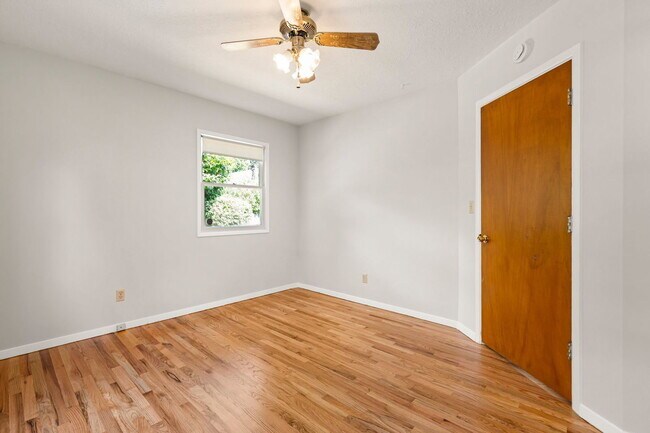 Building Photo - 2746 SE 31st Ave
