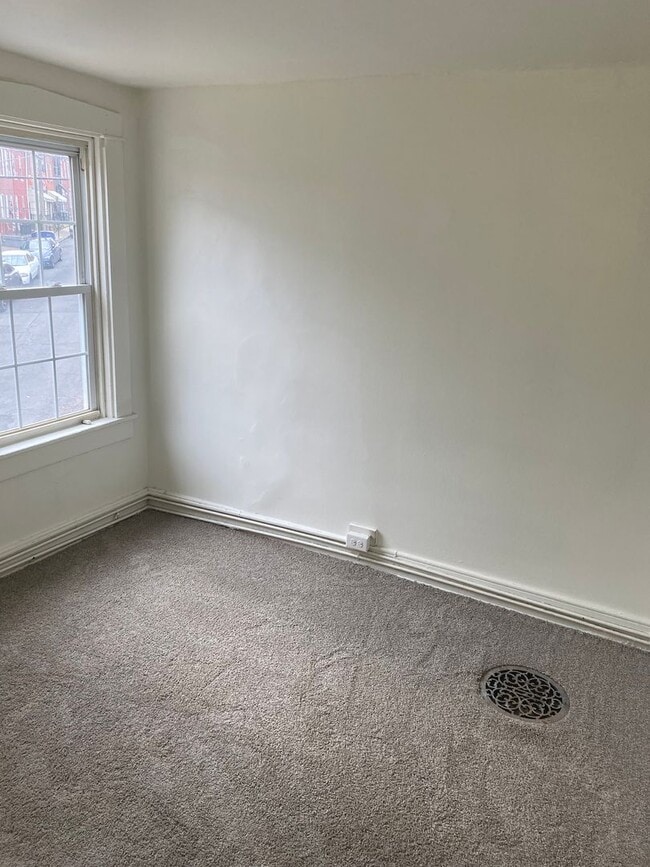 Building Photo - 124 S Arch St