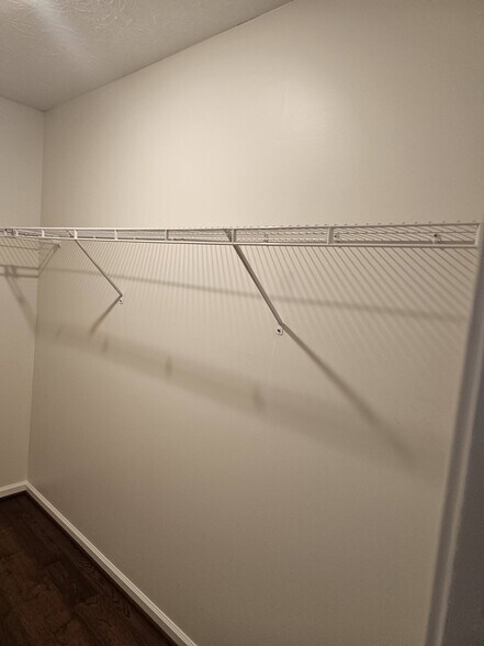 Building Photo - 1362 Maple Grove Ln
