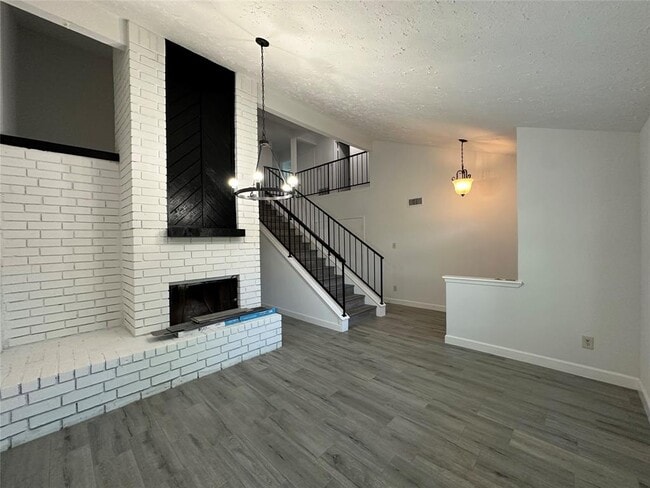 Building Photo - 101 Cavalry Cir