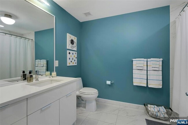 Building Photo - 9 Ave at Port Imperial