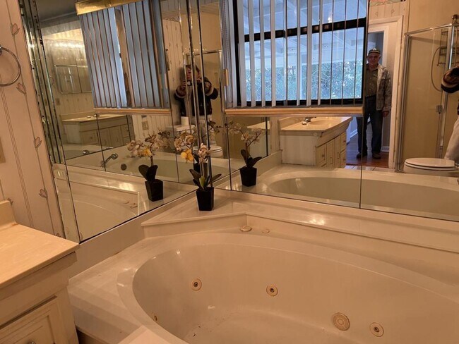 Building Photo - 2527 Emily Ln