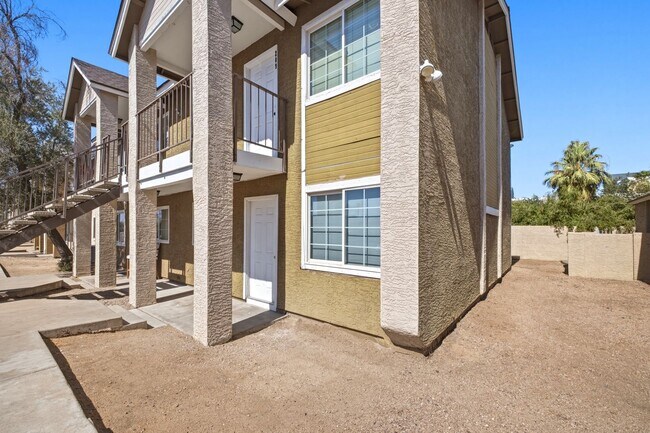 Building Photo - 45 N Phyllis