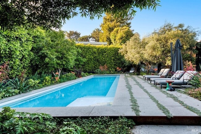 Building Photo - 162 Throckmorton Ave