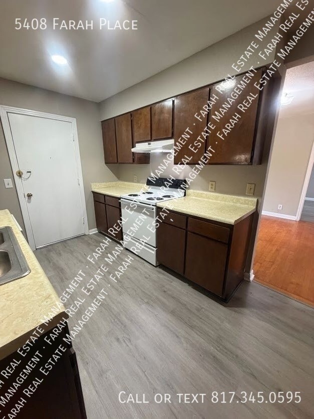 Building Photo - 5408 Farah Pl