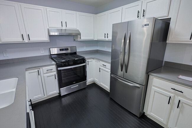 Building Photo - 8872 Lagoon Dr
