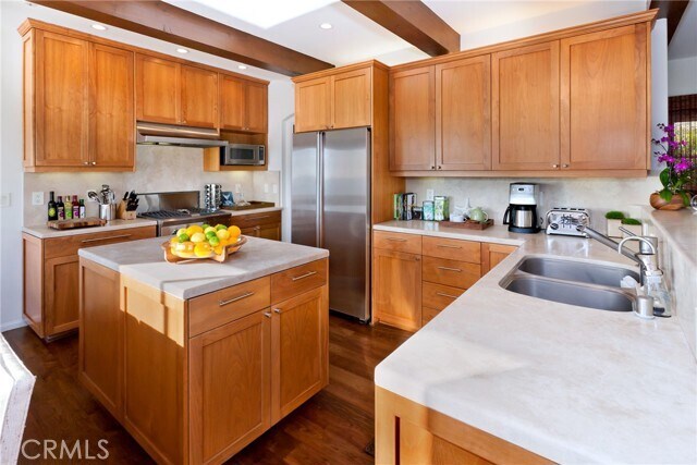 Building Photo - 3601 Manhattan Ave