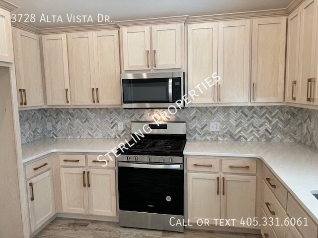 Building Photo - 3728 Alta Vis Dr