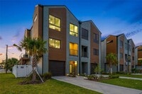 Building Photo - 2200 Bay Blvd