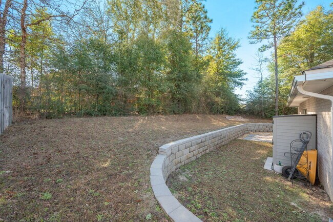 Building Photo - 667 Red Fern Rd