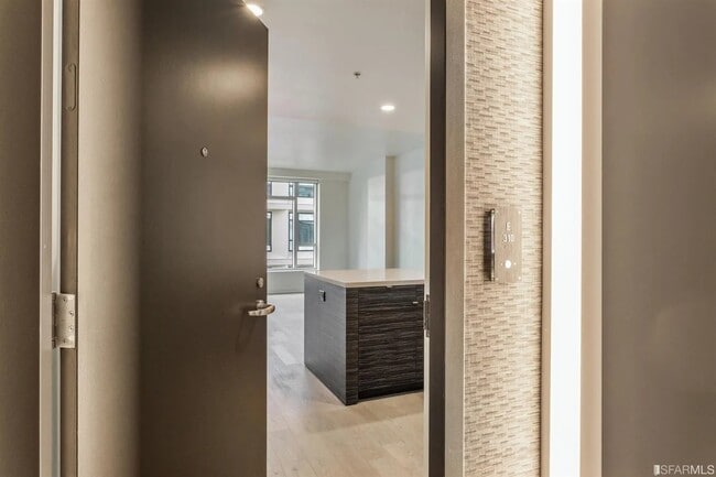 Building Photo - 1688 Pine St