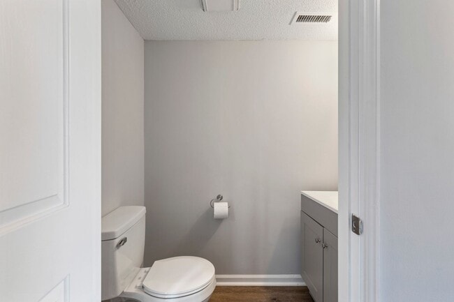 Building Photo - Master Suite with Balcony!!! Completely remodeled 2 level townhome close to the beaches of Surfside!