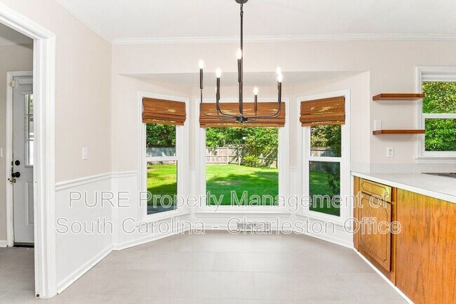 Building Photo - 154 Fox Chase Dr