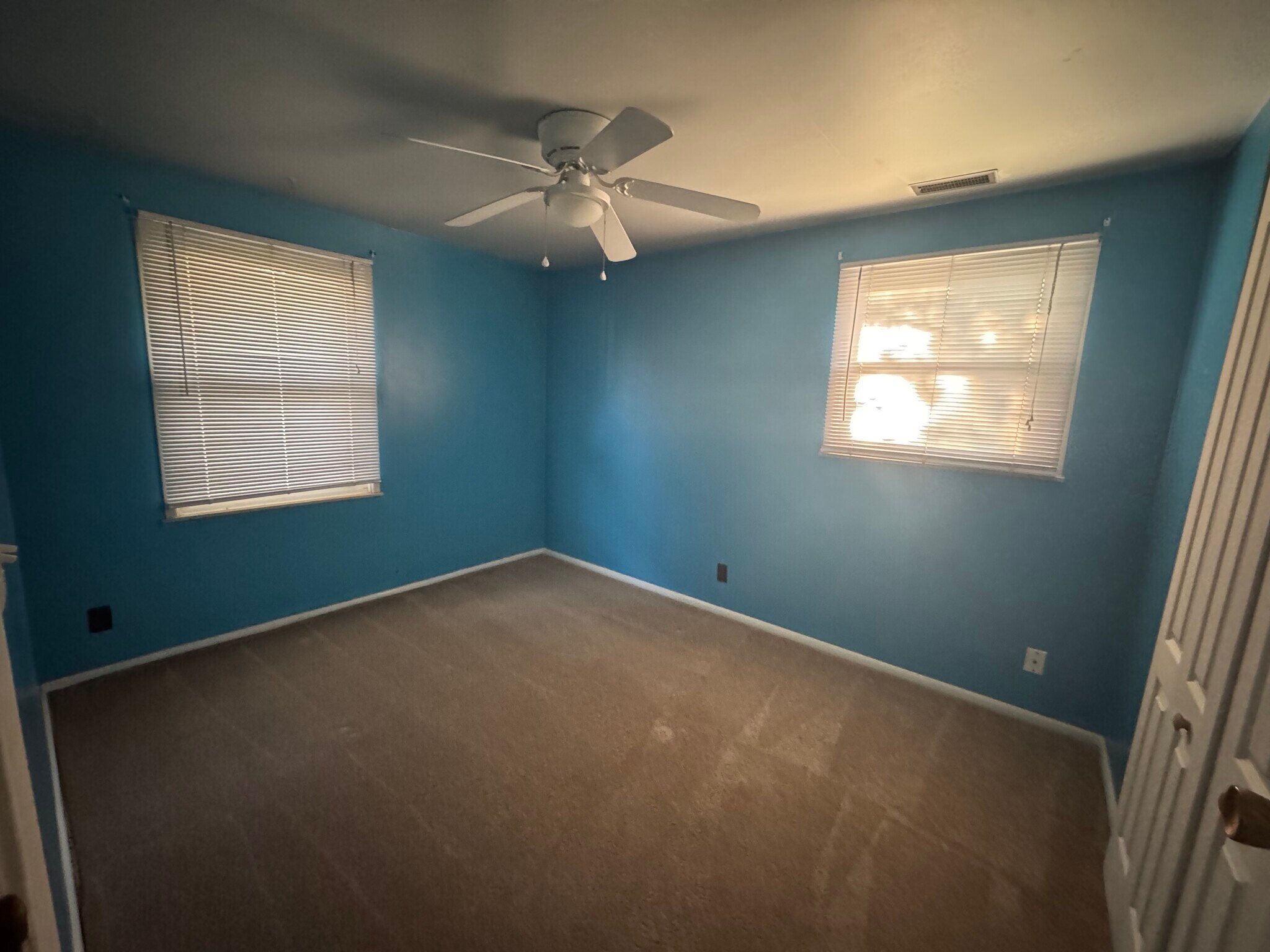 Building Photo - 1900 Beck Ln