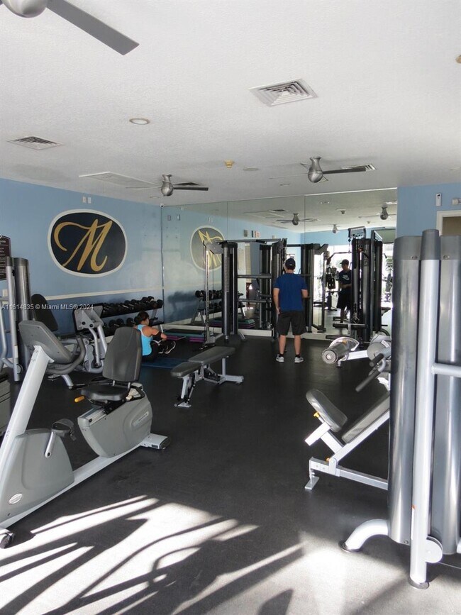 Building Photo - 140 SW 117th Ave