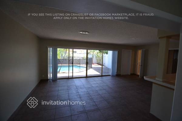 Building Photo - 6110 NE 19th Ave