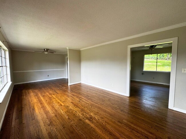 Building Photo - 4505 Locksley Ln