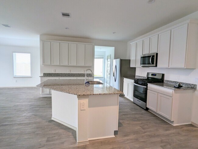 Building Photo - 7102 Sunset Crk Dr