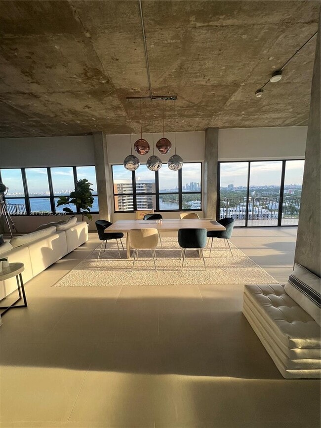 Building Photo - 780 NE 69th St