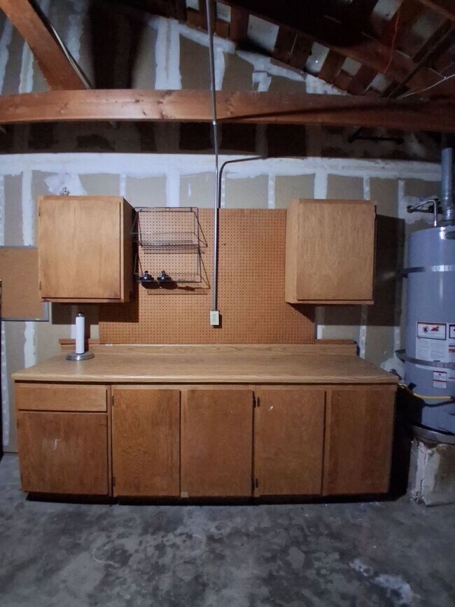 Building Photo - Charming Well-Maintained 3-Bed Fresno House!