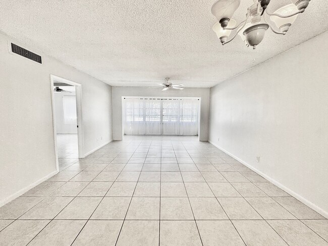 Building Photo - 600 Royal Palm Blvd