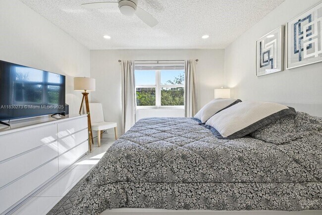 Building Photo - 1501 S Ocean Blvd