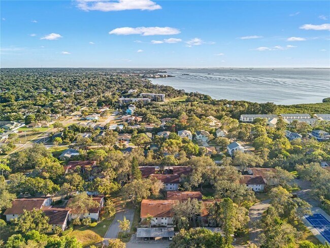 Building Photo - 300 S Florida Ave