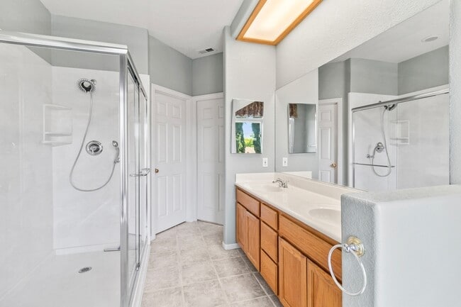 Building Photo - 15543 Vista Vicente Dr