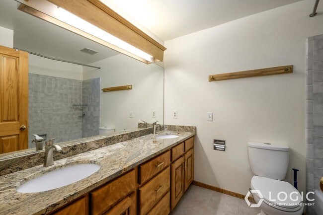 Building Photo - Beautiful Home in Prime Location!