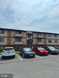 Building Photo - 995L Heather Ridge Dr