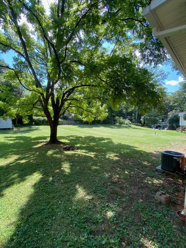 Building Photo - 146 Rosedale Cir
