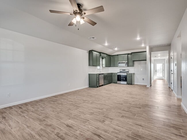 Building Photo - Newer Home in Washington under $1,500!